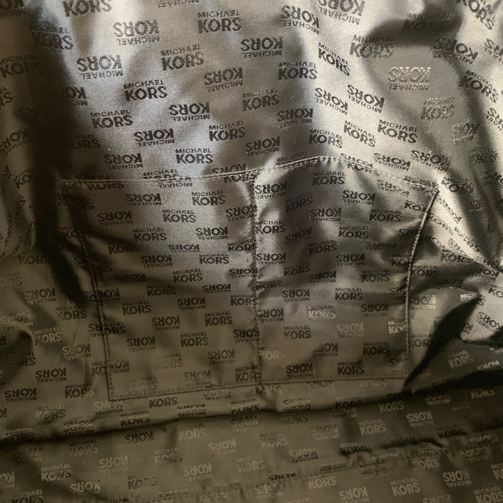 AUTHENTIC Michael Kors duffel bag - Picture 7 of 8